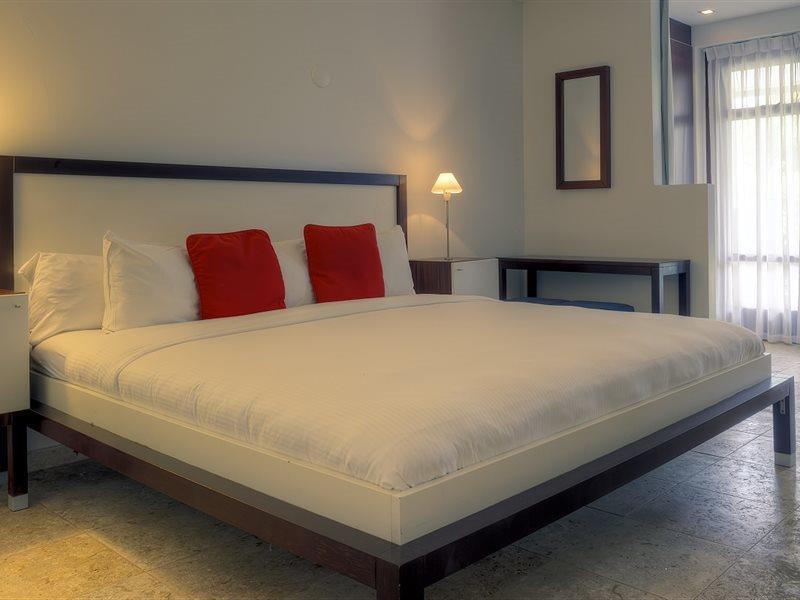 Floris Suite Hotel - Spa & Beach Club - Adults Only Piscadera Bay Exterior foto
